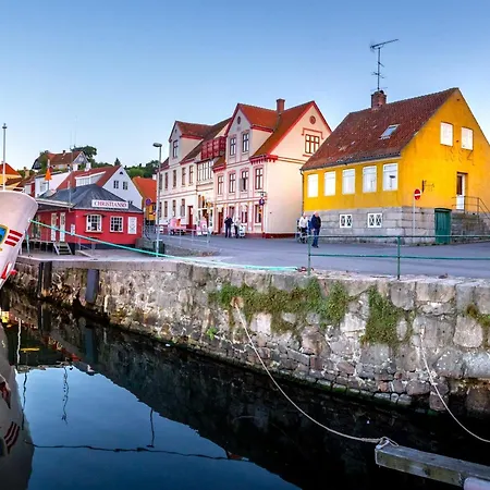 Holiday Allinge Cccxxiv Feriehus *
